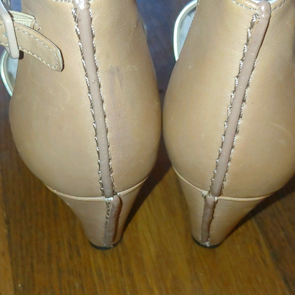 SALE! CLARKS 8.5 M COMFORT LEATHER WEDGE HEELS SANDALS - Picture 2 of 10